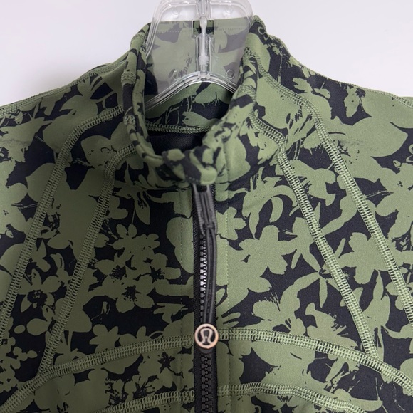 Lululemon Define Jacket Efflorescent Barracks Green Black Size 4 Luon W4AQCS - Picture 10 of 16